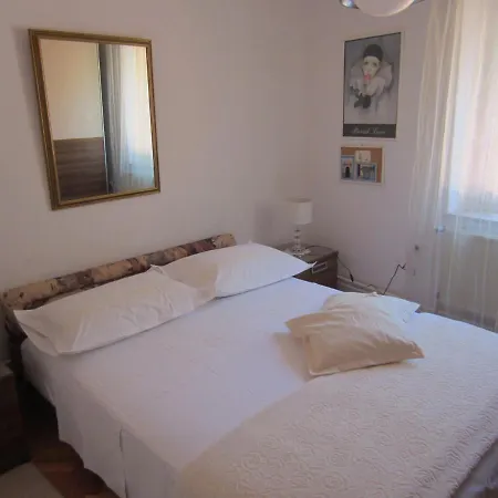 Bozo Lägenhet Omiš